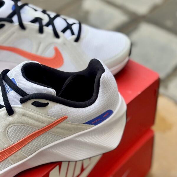 NIKE TRAINING SHOE METRO TEK - WHITE/WILD MANGO/BLACK