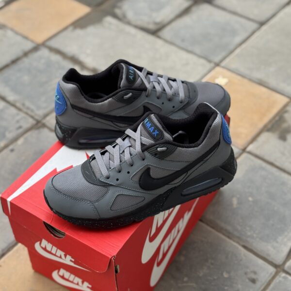 Nike Air Max IVO Cool Gris Gamma Bleu