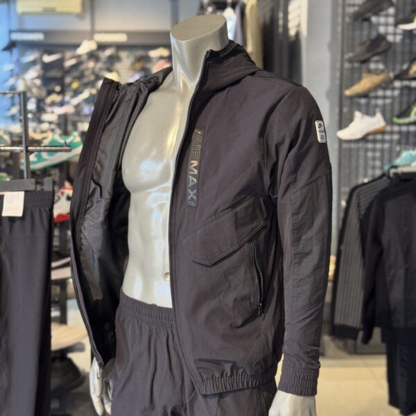Nike Air Max Woven Jacket Triple Black