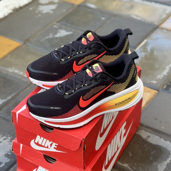 Nike Vomero 18 Black Crimson Topaz Gold